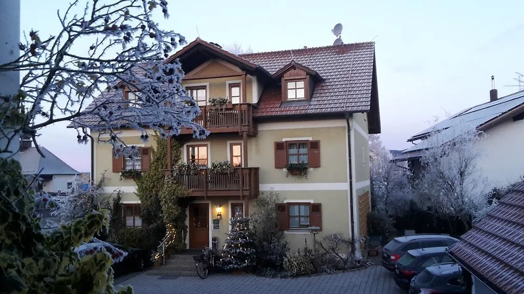 Gaeste-Haus Roesch 3*, Wiesent